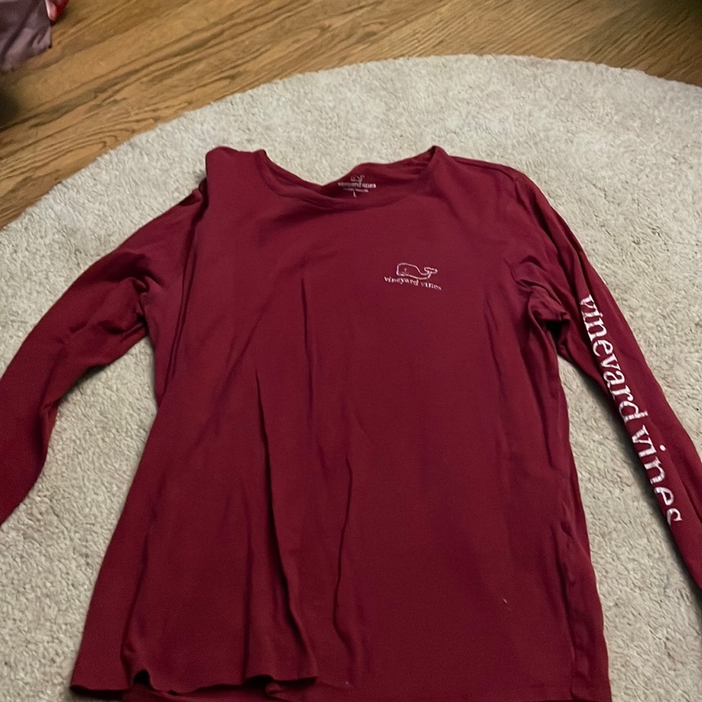 vineyard vines maroon in good condition size L